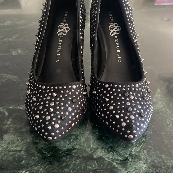 Gorgeous studded heals - Picture 5 of 5